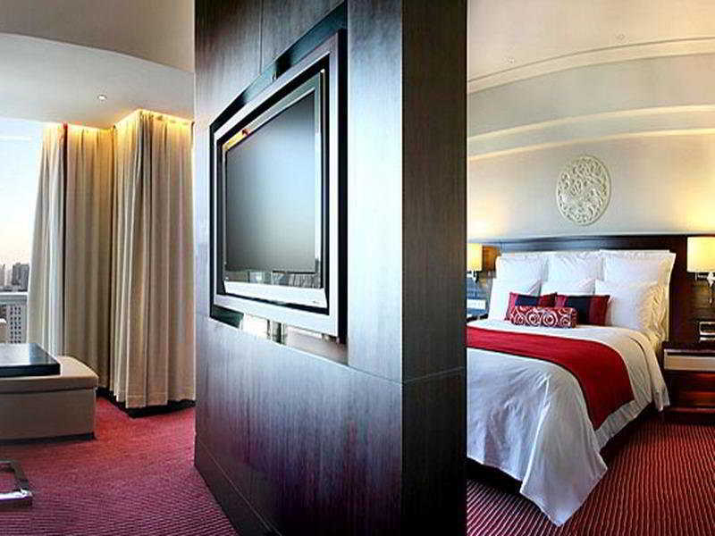 Renaissance Capital Hotel 5*